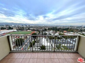 2160 Century Park E in Los Angeles, CA - Foto de edificio - Building Photo