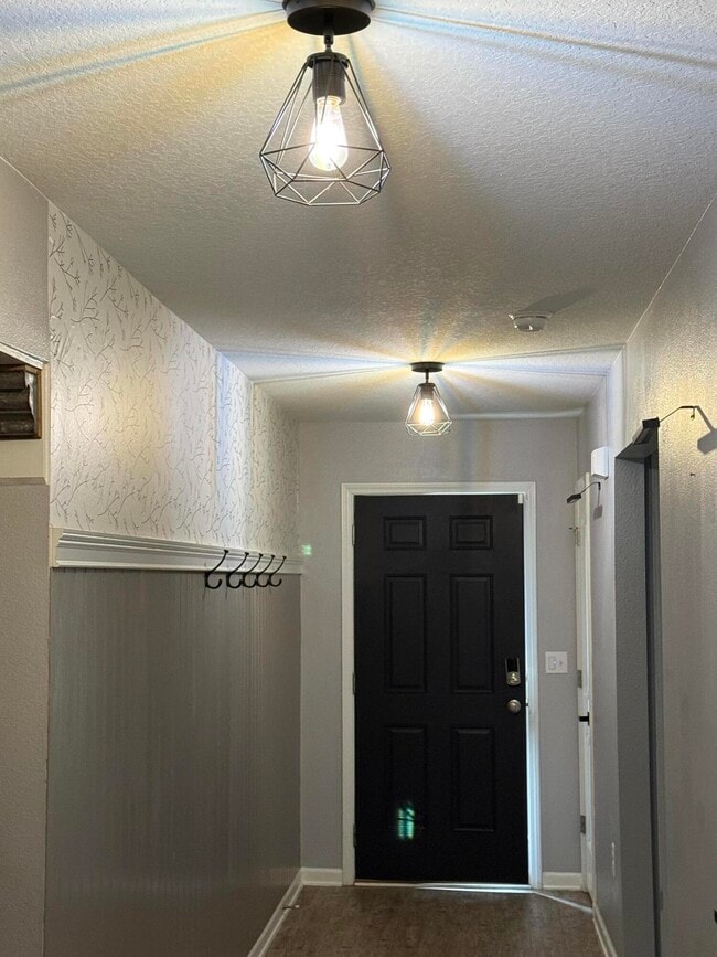 351 Merlin Ct in Crestview, FL - Building Photo - Building Photo