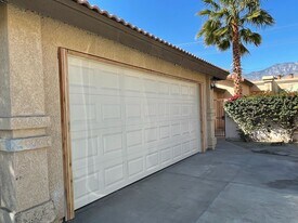 33387 Shifting Sands Trail in Cathedral City, CA - Building Photo