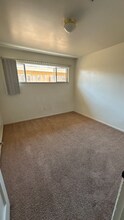 4640 Clairemont Dr in San Diego, CA - Building Photo - Building Photo