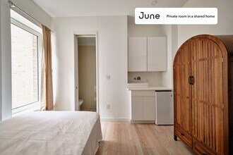 Private bedroom in 4 bed/4 bath Home in Brooklyn, NY - Building Photo - Building Photo