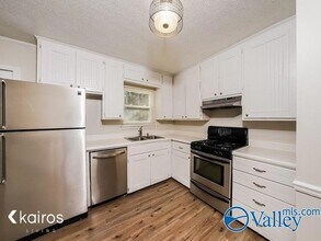 5169 Beacon Dr, Unit 2 in Irondale, AL - Building Photo - Building Photo