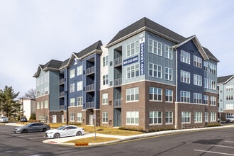 THE NEIL in Mount Laurel, NJ - Foto de edificio - Building Photo