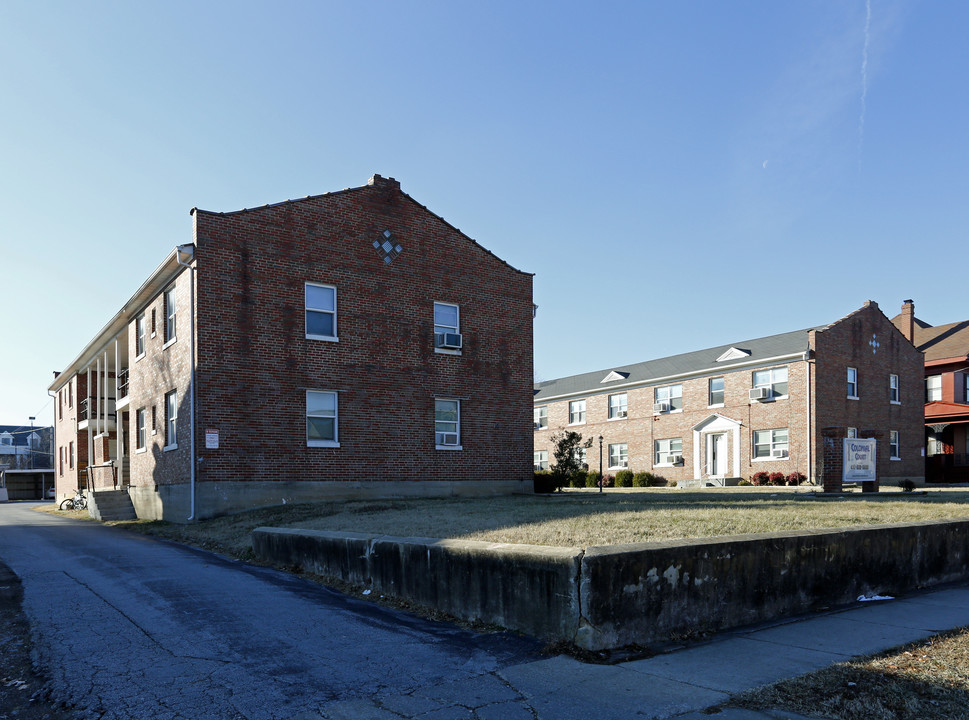 Colonial Courts in Springfield, MO - Building Photo