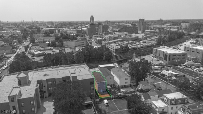 1117 Chestnut St in Elizabeth, NJ - Building Photo - Building Photo