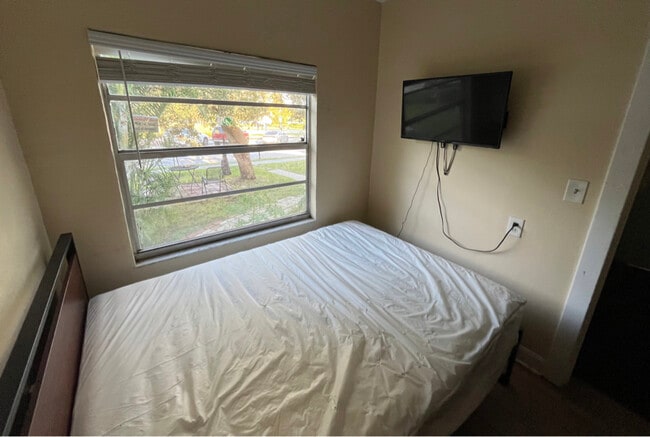 property at 210 S Glenwood Ave