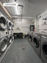 49 W 72nd St in New York, NY - Foto de edificio - Building Photo