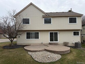 24789 Toddy Ln in Farmington Hills, MI - Building Photo - Building Photo