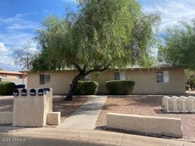 595 W 20th Ave in Apache Junction, AZ - Building Photo