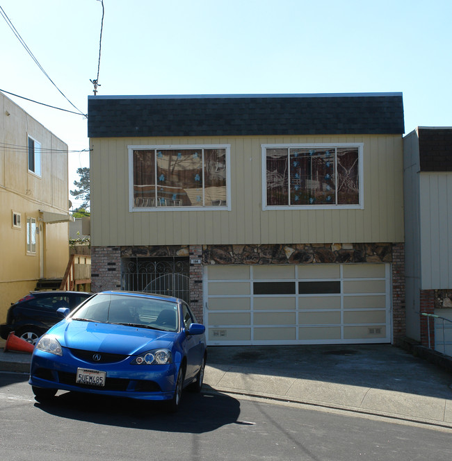 164 Tallwood Dr in Daly City, CA - Foto de edificio - Building Photo