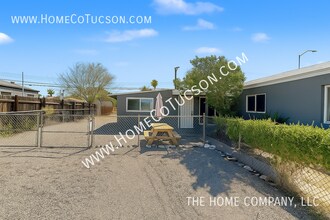 2404 E Cameron Vista in Tucson, AZ - Building Photo - Building Photo
