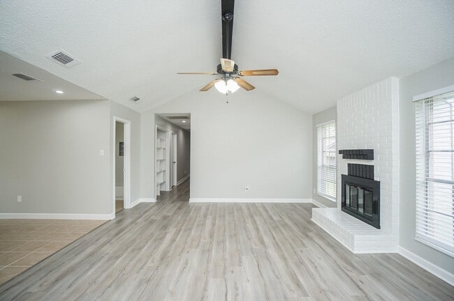 10834 Parkland Woods Dr in Sugar Land, TX - Building Photo - Building Photo