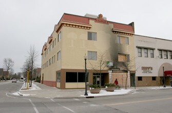 931 N 8th St in Sheboygan, WI - Foto de edificio - Building Photo