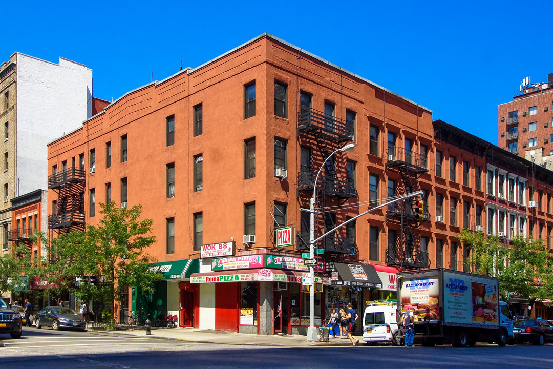 1568 Third Ave in New York, NY - Building Photo