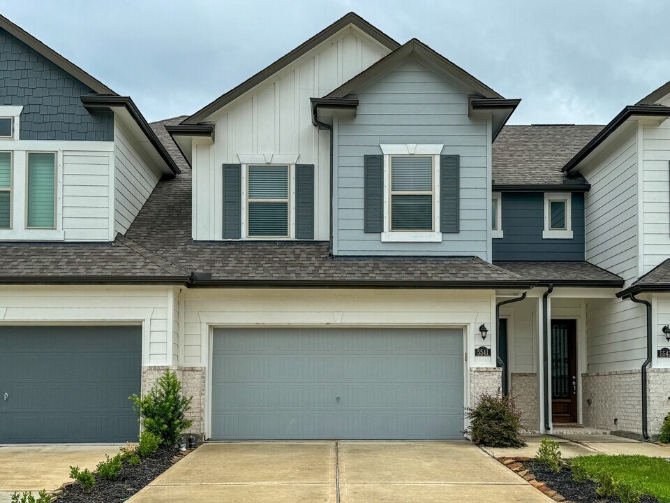 5541 Evanston Ln in Pasadena, TX - Building Photo