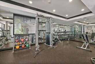 Belmont Station in Los Angeles, CA - Foto de edificio - Building Photo