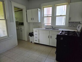 1523 10th Ave in East Moline, IL - Building Photo