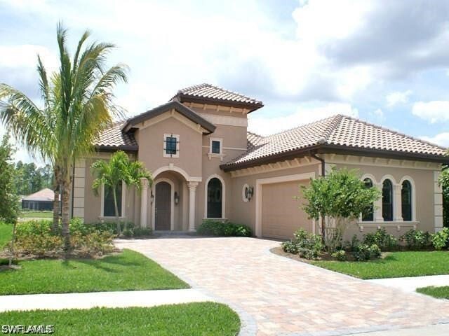 7414 Acorn Way in Naples, FL - Foto de edificio