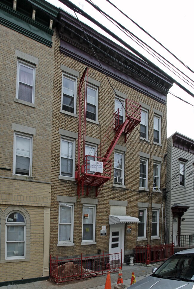 54 Wright Ave in Jersey City, NJ - Building Photo - Building Photo