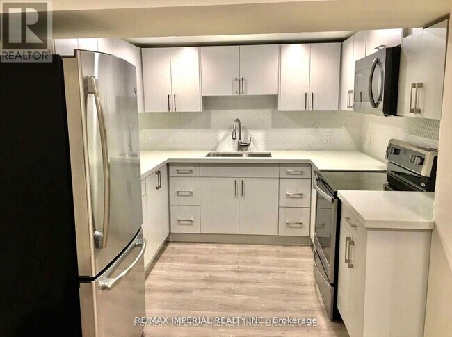 65 Northey Dr in Toronto, ON - Building Photo - Building Photo