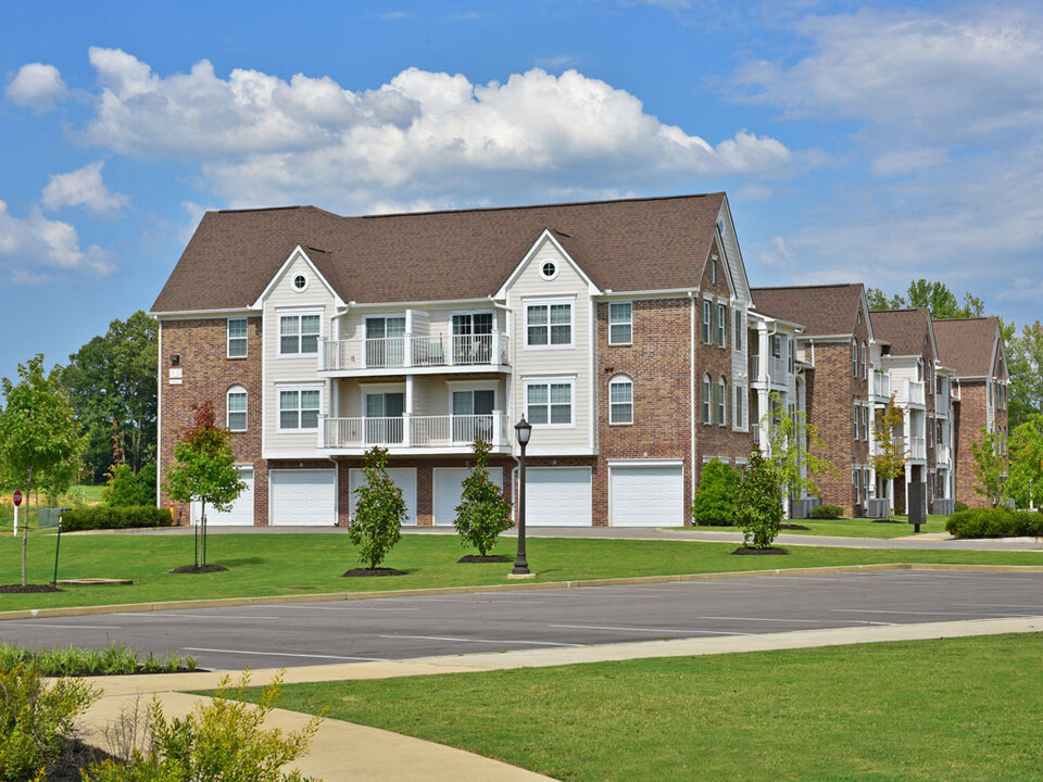 Irene Woods Apartments in Collierville, TN - Building Photo