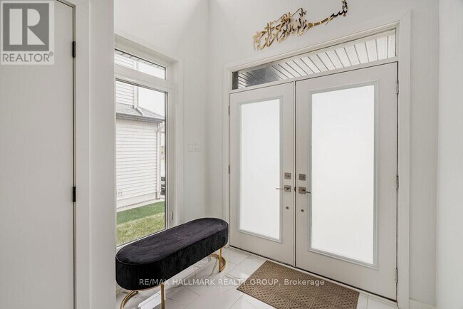 166 Crevasse Rd. in Ottawa, ON - Building Photo - Building Photo
