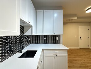 661 W Wrightwood Ave in Chicago, IL - Building Photo - Building Photo