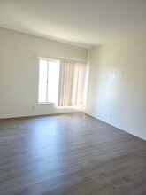 4767 San Vicente Blvd, Unit 6 in Los Angeles, CA - Building Photo - Building Photo