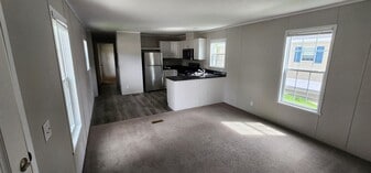 2467 8 Mile Rd in Kawkawlin, MI - Building Photo