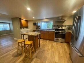 2806 Best Ave-Unit -B in Oakland, CA - Building Photo - Building Photo