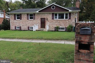 2116 Trafalgar Dr in Fort Washington, MD - Building Photo
