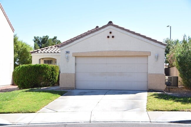7804 Wavering Pine Dr in Las Vegas, NV - Building Photo - Building Photo
