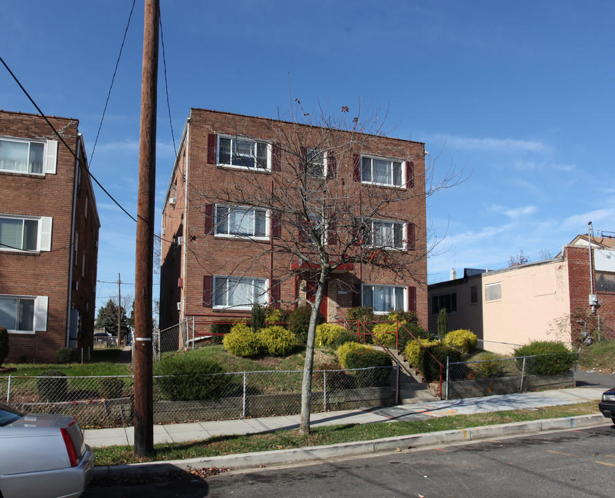 330 62nd Ave NE in Washington, DC - Building Photo