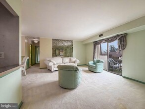 44303 Delaire Landing Rd in Philadelphia, PA - Building Photo - Building Photo