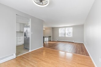 7617 Fitzpatrick Dr in Liverpool, NY - Building Photo - Building Photo