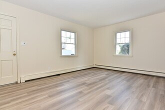 28 Reid Ave, Unit 2 in Bergenfield, NJ - Building Photo - Building Photo