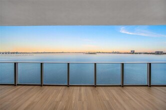 700 NE 24th St, Unit 506 in Miami, FL - Building Photo - Building Photo