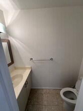 308 E Valencia Ave in Burbank, CA - Building Photo - Building Photo
