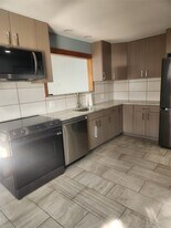 154 Fallwood Pkwy in Farmingdale, NY - Building Photo