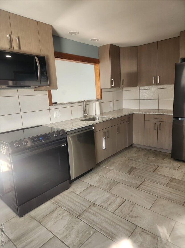 property at 154 Fallwood Pkwy