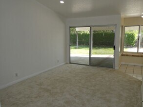 27767 Crookshank Dr in Santa Clarita, CA - Building Photo - Building Photo