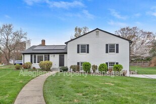 2215 Lida Ct in Alexandria, VA - Building Photo