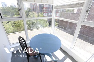 1068 Hornby St in Vancouver, BC - Building Photo - Building Photo