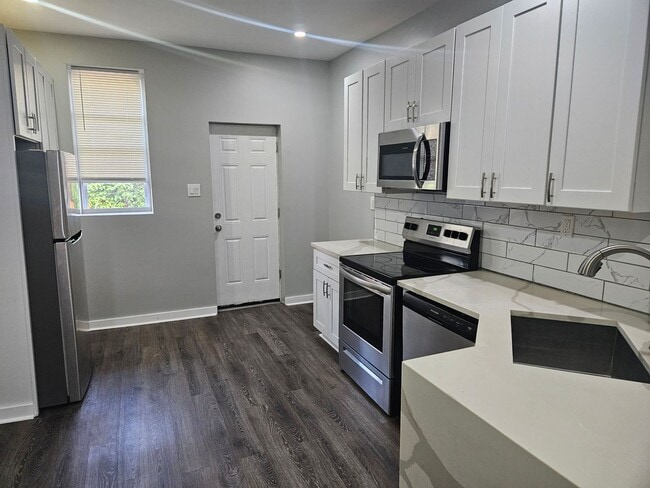 31 S Salford St in Philadelphia, PA - Building Photo - Building Photo