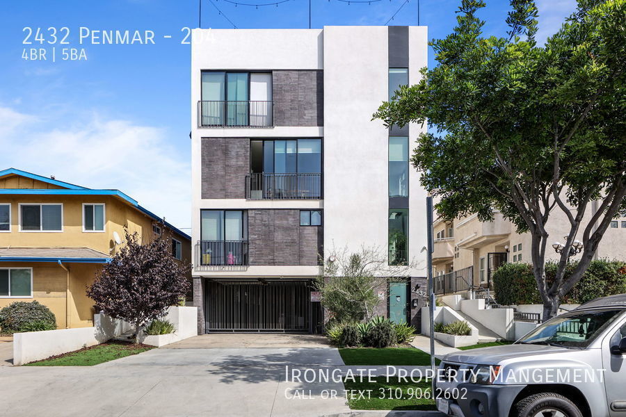 2432 Penmar Ave in Los Angeles, CA - Building Photo