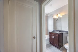 2322 N Rockwell St, Unit 1C in Chicago, IL - Foto de edificio - Building Photo