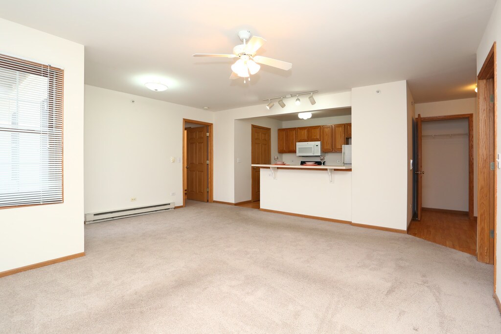 Prairie View Apartments in Woodstock, IL