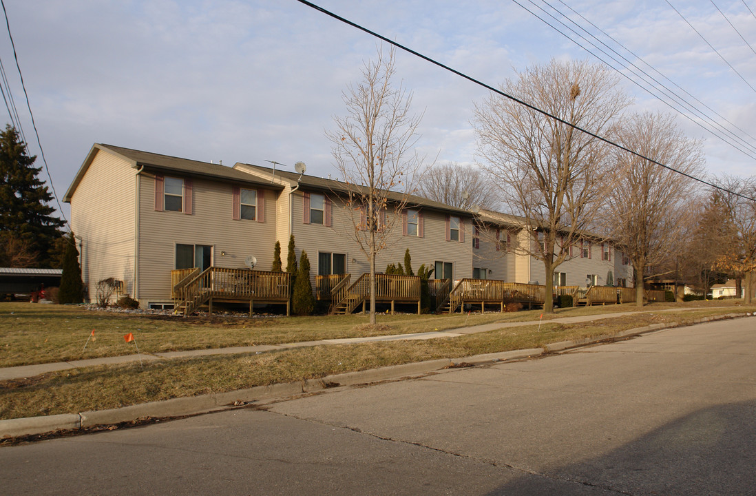 Old Orchard Apartments in Mason, MI - Building Photo