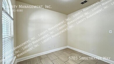 5703 Sweetwater Wy in San Antonio, TX - Building Photo - Building Photo