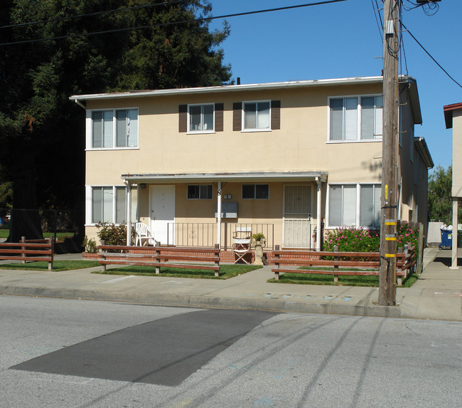 8 Howard Ave in Burlingame, CA - Foto de edificio - Building Photo